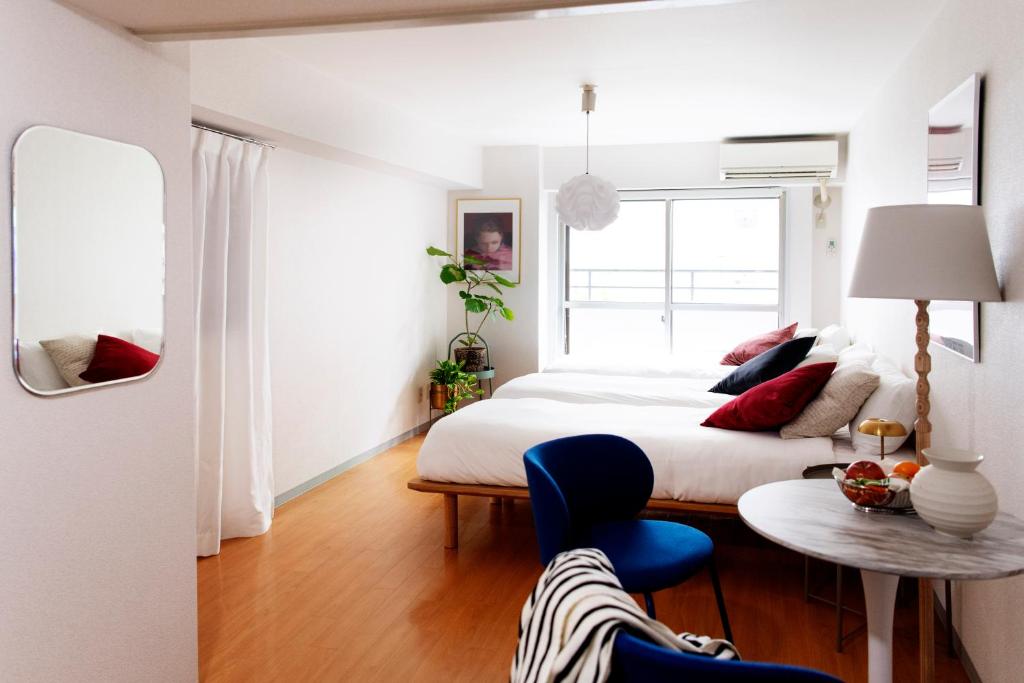renovated in June 2024 apartment 3mins walk to station 1stop to Shinjuku 3stop to Shibuya