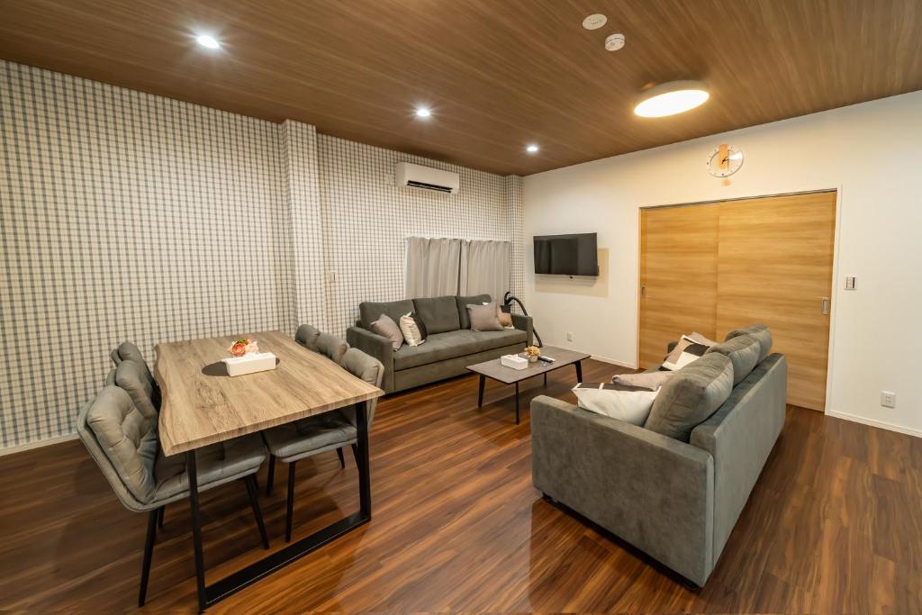 98, Higashi-tateishiA 1st floor of the apartment