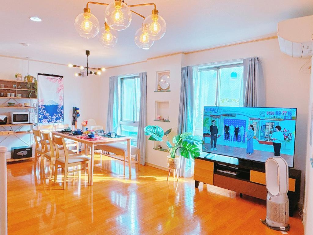 Ikebukuro area, three layer house, double subway,5 min walk to stn, 双地铁车站步行5分 直达新宿 涩谷 银座 池袋 皇居 可免费停车 最大10人