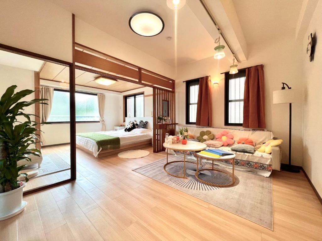 EV-Akabane House