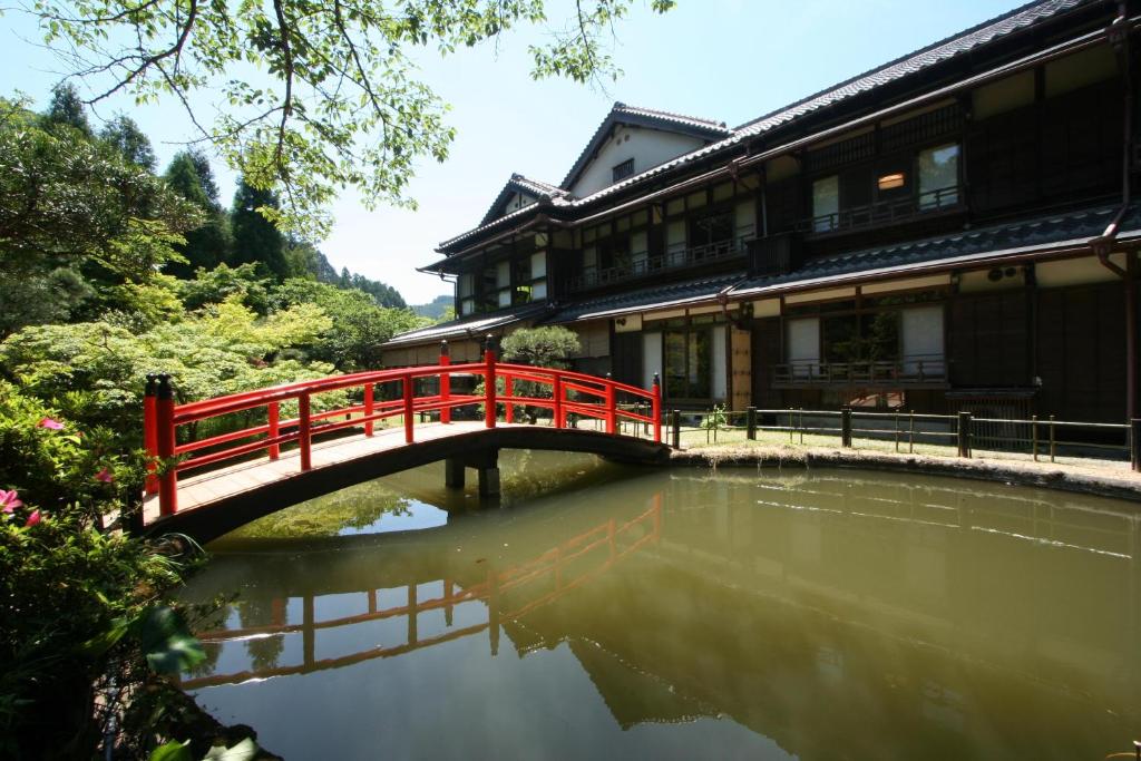 ご婦人乃宿　泊や