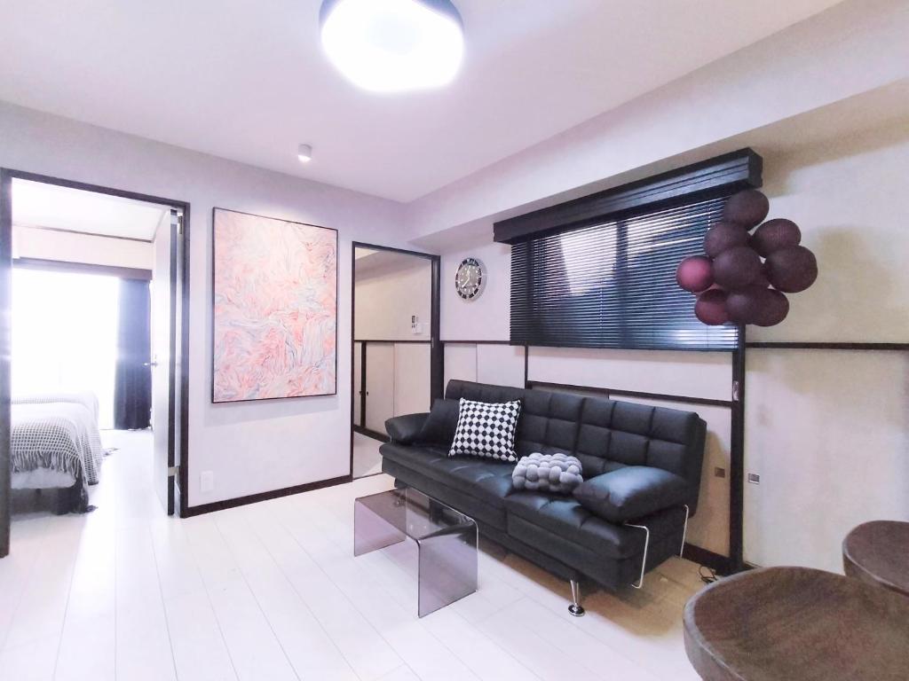 G112新宿最中心 交通枢纽 超级商圈 两室一厅 新宿三丁目车站4分 2 rooms Shinjuku center 4 mins to ST Max 7P 直达新宿 涉谷 表参道 池袋 上野 代代木 银座 原宿