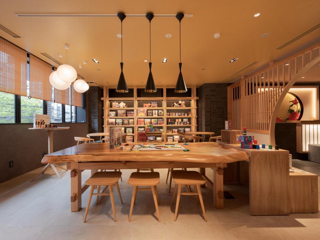 古今 天下茶屋 with a private parking lot and a half open-air bath and direct to KIX