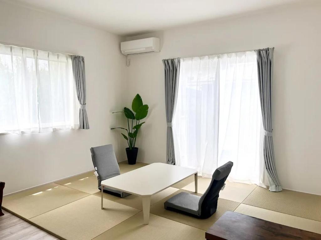 Roopt Hayama Collective House