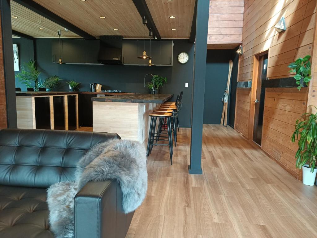 Hooting Owl private ski chalet