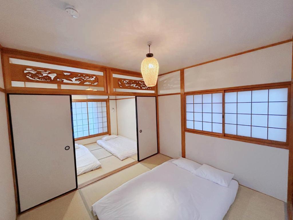 nestay terrace house osaka tsutenkaku