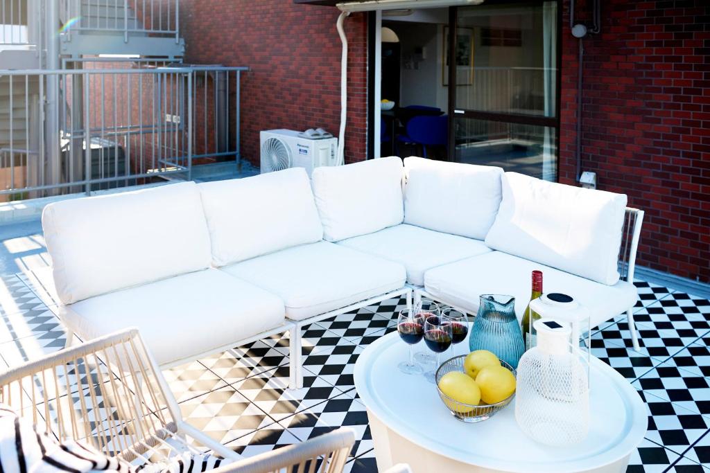 Central Shinjuku apartment with beautiful city view 3stops to Shibuya