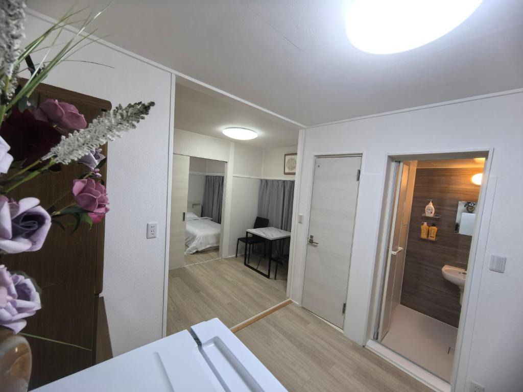 Uhome Tsubame Apartment